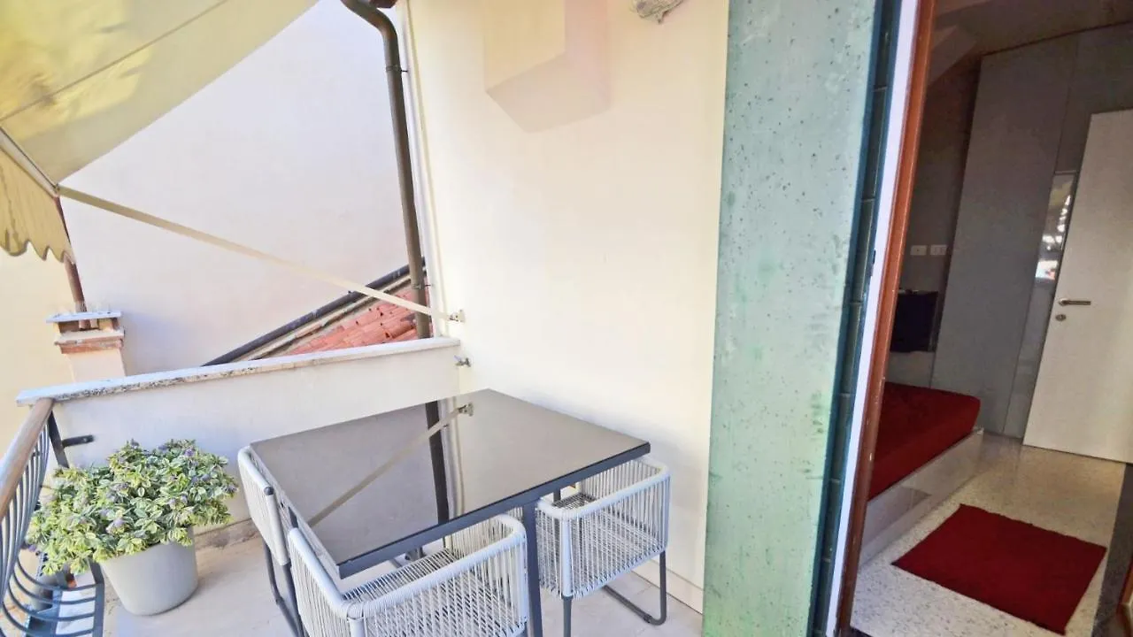Apartamento Ai Bareteri Luxury Canal View Venecia