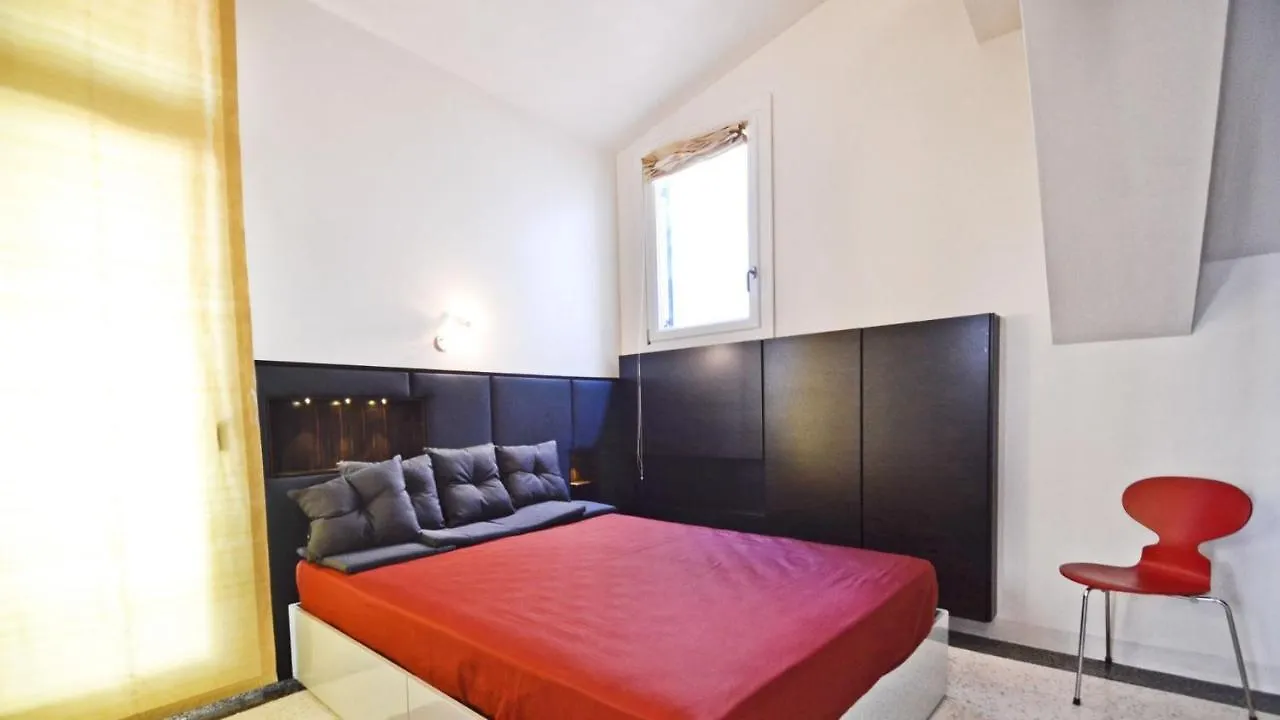 Ai Bareteri Luxury Canal View Venecia